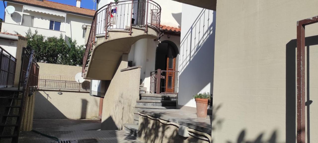 Dd House Family Holiday Apartment Cecina  Εξωτερικό φωτογραφία