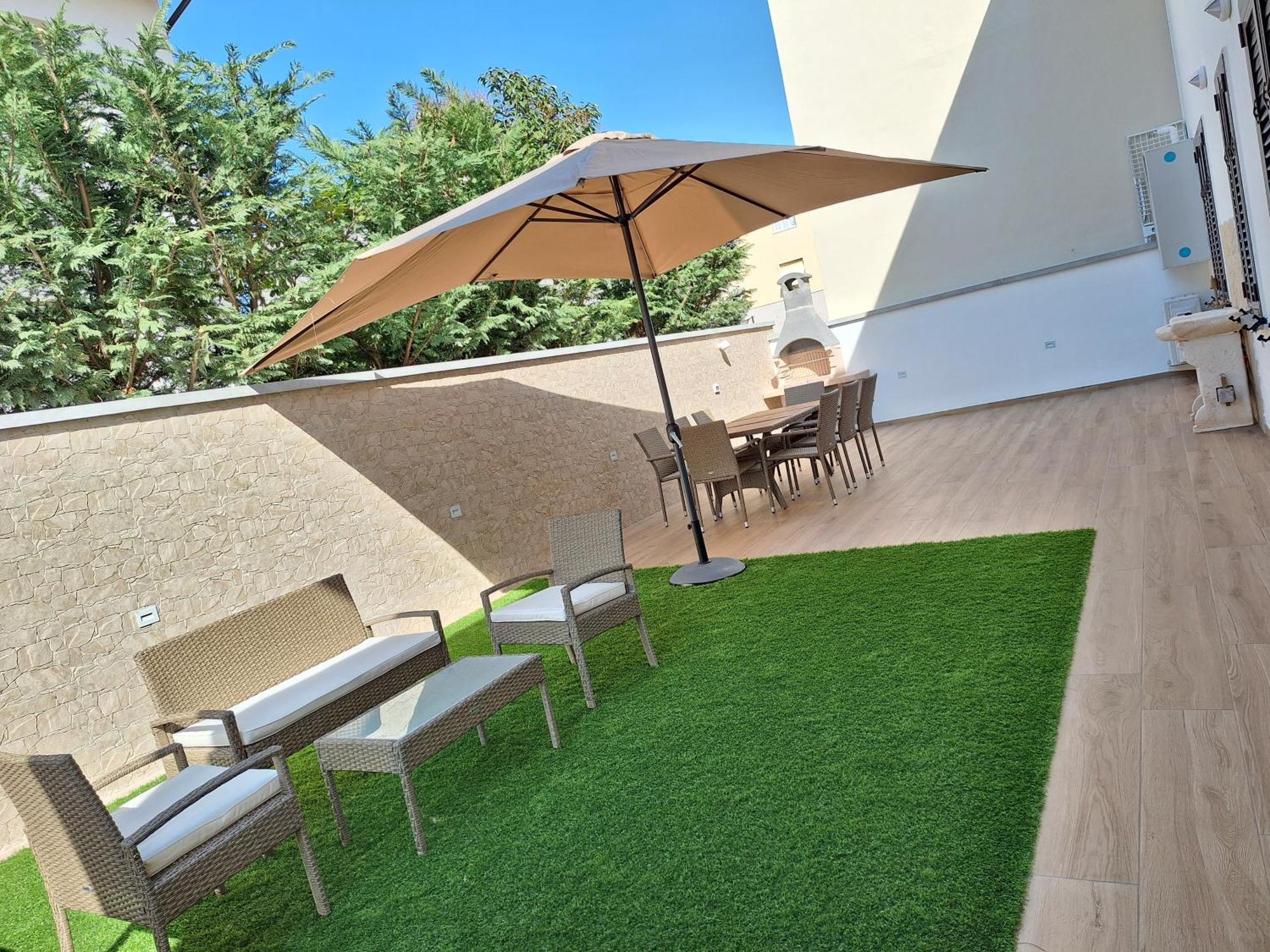 Dd House Family Holiday Apartment Cecina  Εξωτερικό φωτογραφία